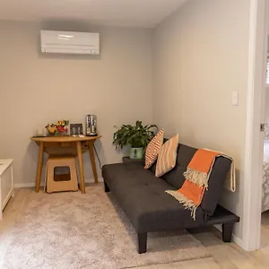 Back Garden Flat With Free On Street Parking And Fiber Wifi - 15 Mins To Ferry, Stadium, Cbd , Wellington New Zealand